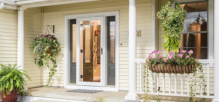 screen door installation in West Modesto